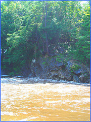 Pont et rivière / Bridge and river - Vermont, USA.  6 août 2008