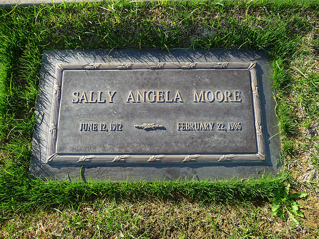 Sally Moore - Wife of Clayton Moore (2040)
