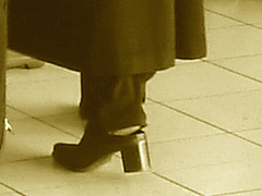 Lady  76 - Chubby black blond Lady in chunky heeled shoes /  Brussels airport - October 19th 2008 - Sepia