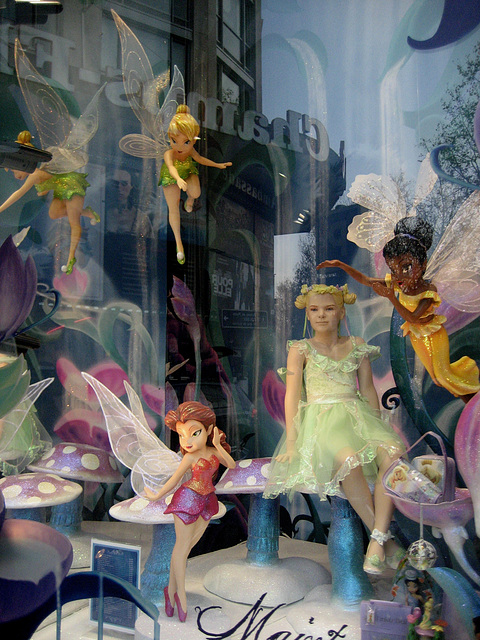 Paris, Disneyland shop window