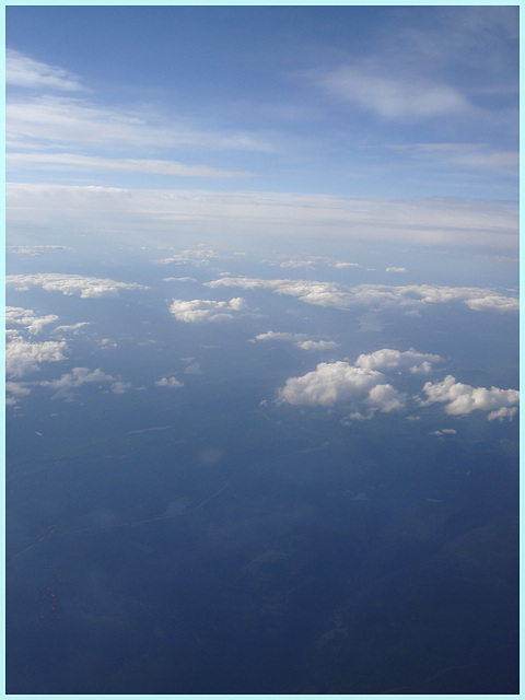 Rimouski, Québec. CANADA / Vue du ciel et du  fleuve en avion / From the aircraft window /  10 août 2007.