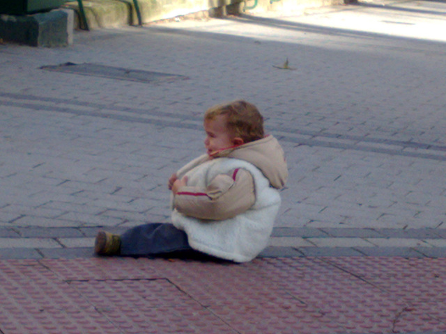 Niño descansando.