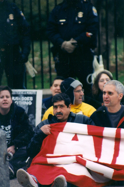 10.07.CodeRed.DieIn.WhiteHouse.WDC.26nov02