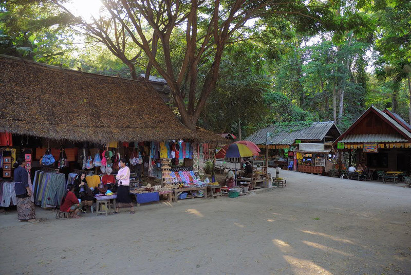 At the entrance to the Kuang Xi Waterfall Park