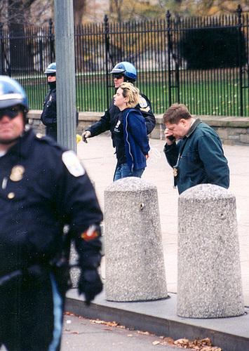 10.21.CodeRed.DieIn.WhiteHouse.WDC.26nov02