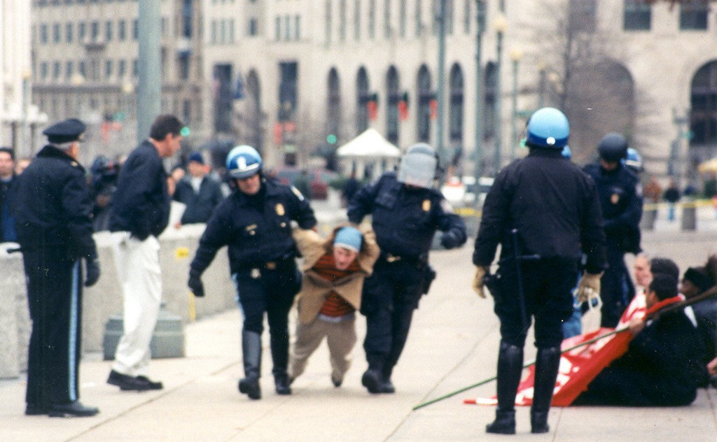 11.22.CodeRed.DieIn.WhiteHouse.WDC.26nov02