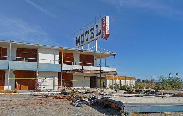 North Shore Motel Demolition (2133)