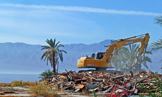 North Shore Motel Demolition (2143)