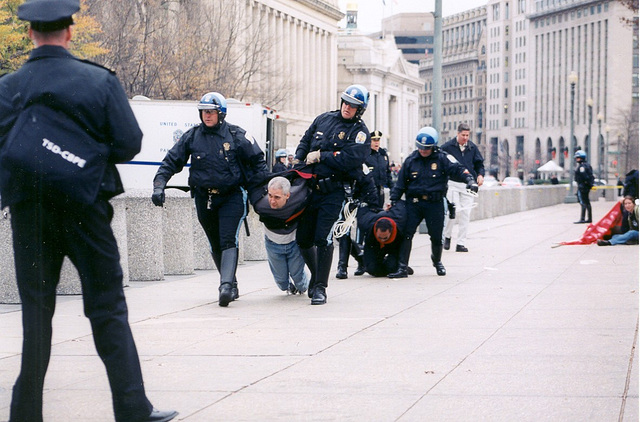 12.02.CodeRed.DieIn.WhiteHouse.WDC.26nov02