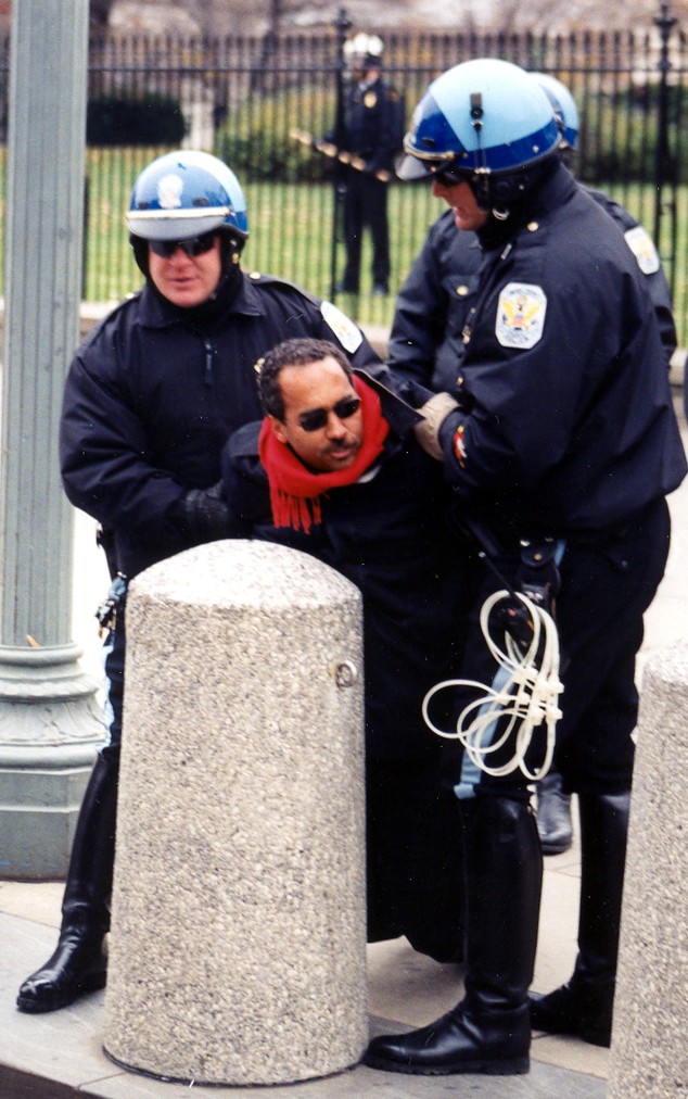 12.07.CodeRed.DieIn.WhiteHouse.WDC.26nov02