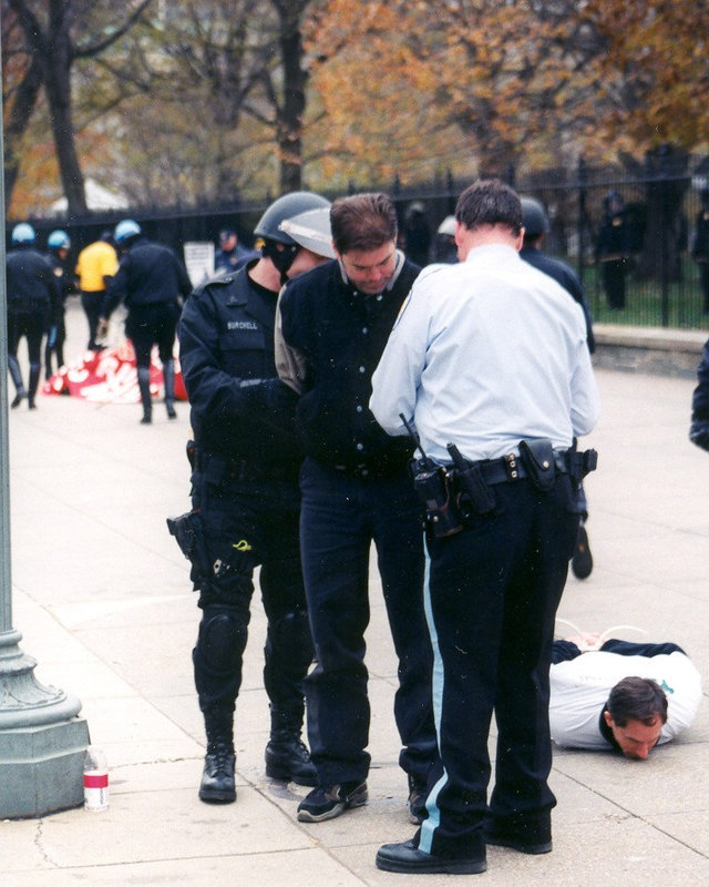 12.12.CodeRed.DieIn.WhiteHouse.WDC.26nov02