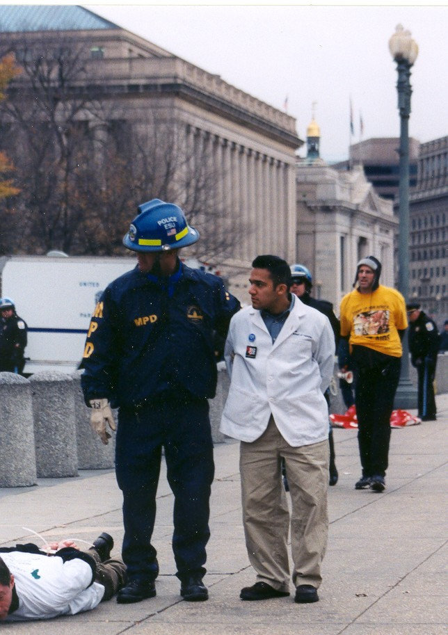 12.15.CodeRed.DieIn.WhiteHouse.WDC.26nov02