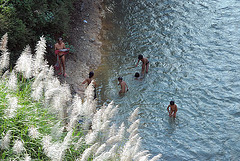 Refreshing bath in the Nam Ming river