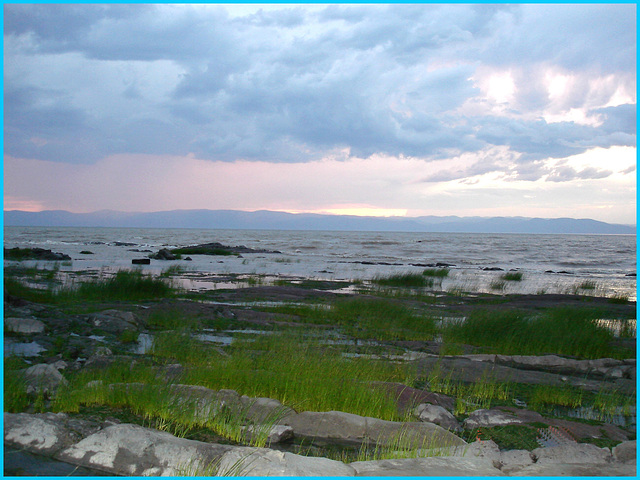 Coucher de soleil / Sunset  - St-Jean-Port-Joli , Quebec. CANADA / 21 juillet 2005.