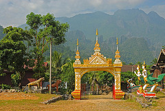 Port to the temple in Pha Thang