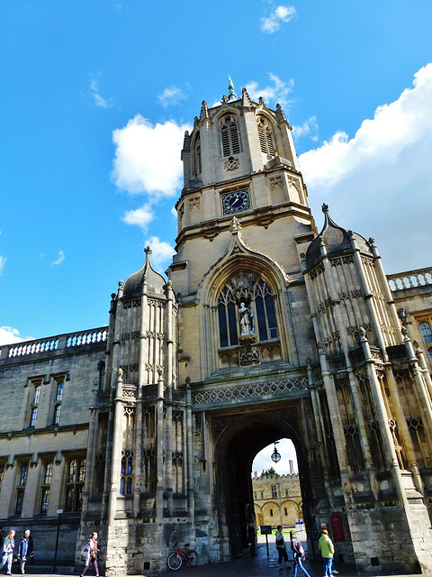 tom tower, christ church, oxford.