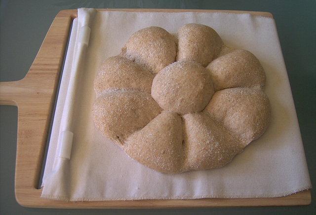 Daisy Loaf (Rolling Pin Method)