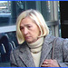 Dame blonde du bel âge en souliers plats / Blonde mature Lady on flats - Aéroport de Montréal- 18-10-08