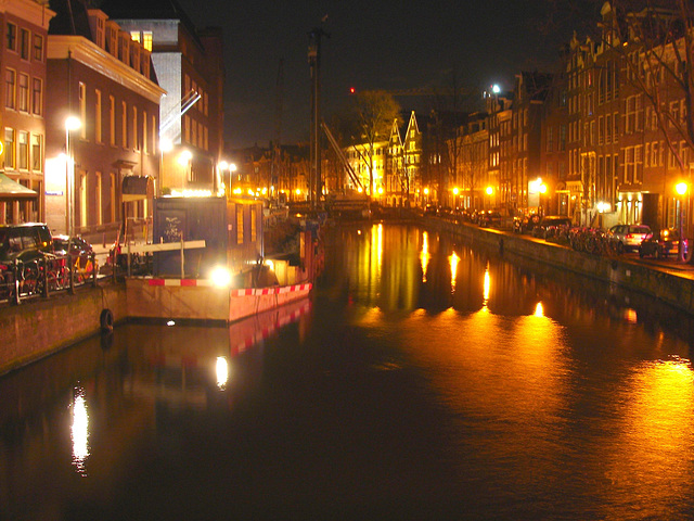 Amsterdam / Reflets nocturnes - Reflections by the night /  11 novembre 2007.