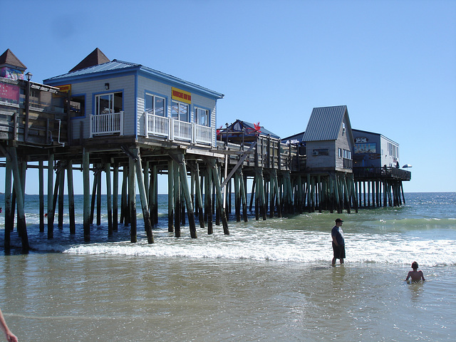 Hurricane Raw Bar on the Pier.