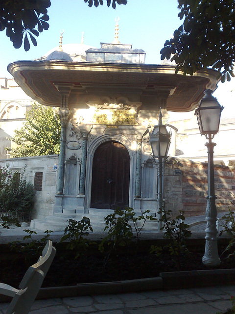 Estambul. En los jardines de Topkapi.