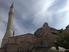 Estambul. Mezquita y minarete.