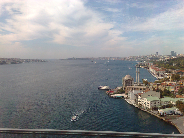 Estambul. Orilla europea desde el puente intercontinental.