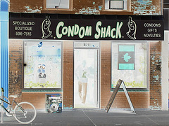 Codom shack -  Photofiltre-Toronto, Canada- 1-07-2008.