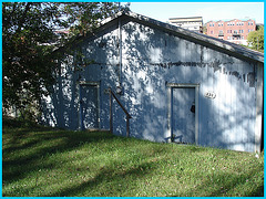 Magog  en bleu / All in blue - Québec, Canada.