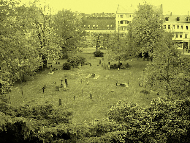 Helsingborg cemetery - Cimetière de Helsingborg-  Suède / Sweden - From the top of the hill - Du haut de la colline - À l'ancienne