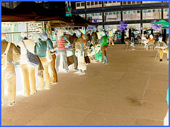 Marché aux puces / Flea market - Toronto, Canada / 2 juillet 2007. Effet de négatif.