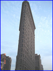 Érection architecturale - Construction  Phallus building- NYC.