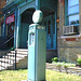 Unusual gas station / Station d'essence hors du commun - 228 Carlton street -Toronto, Canada- 2 juillet 2007.