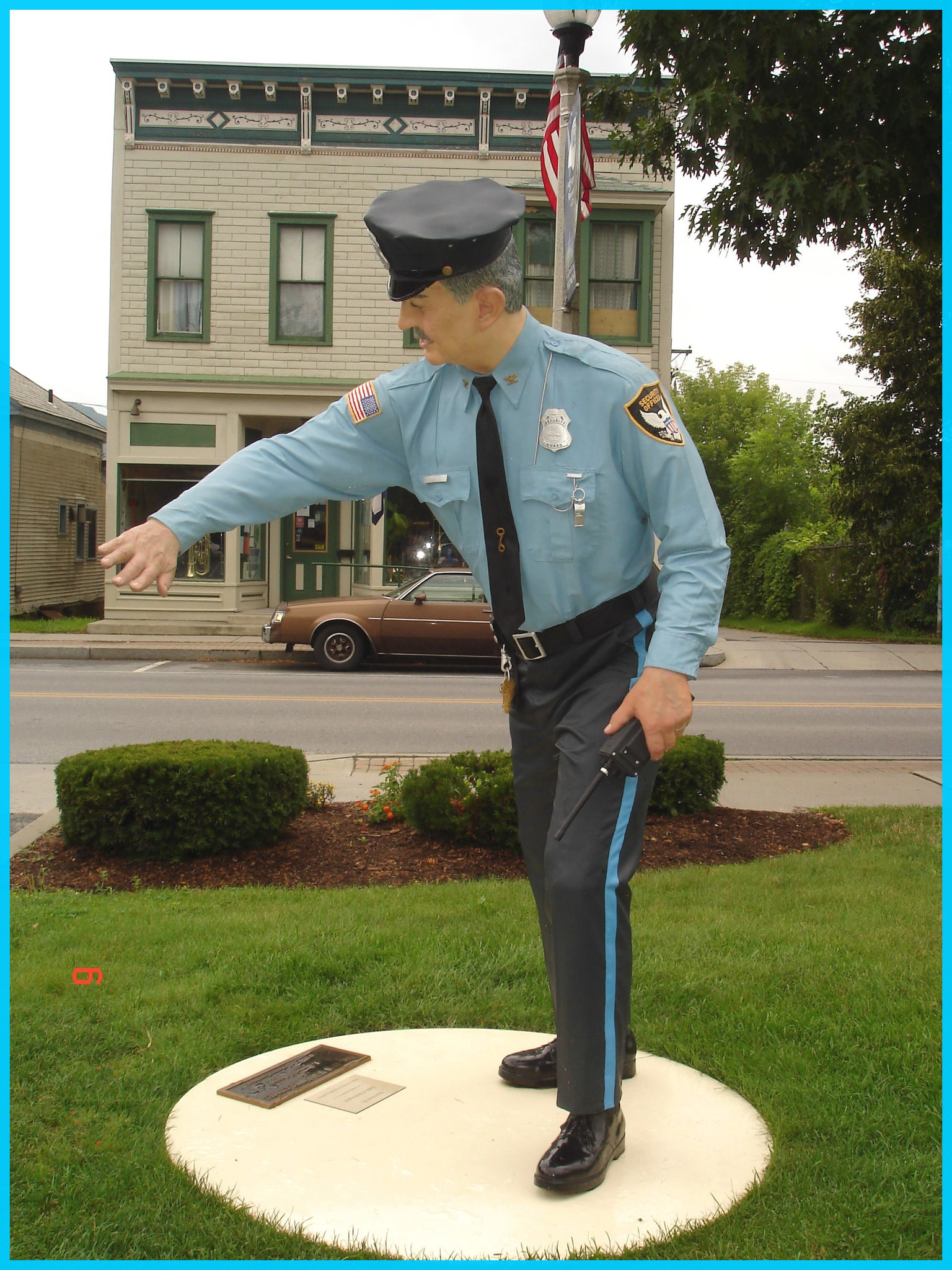 Policier sympatique /Sympathetic policeman