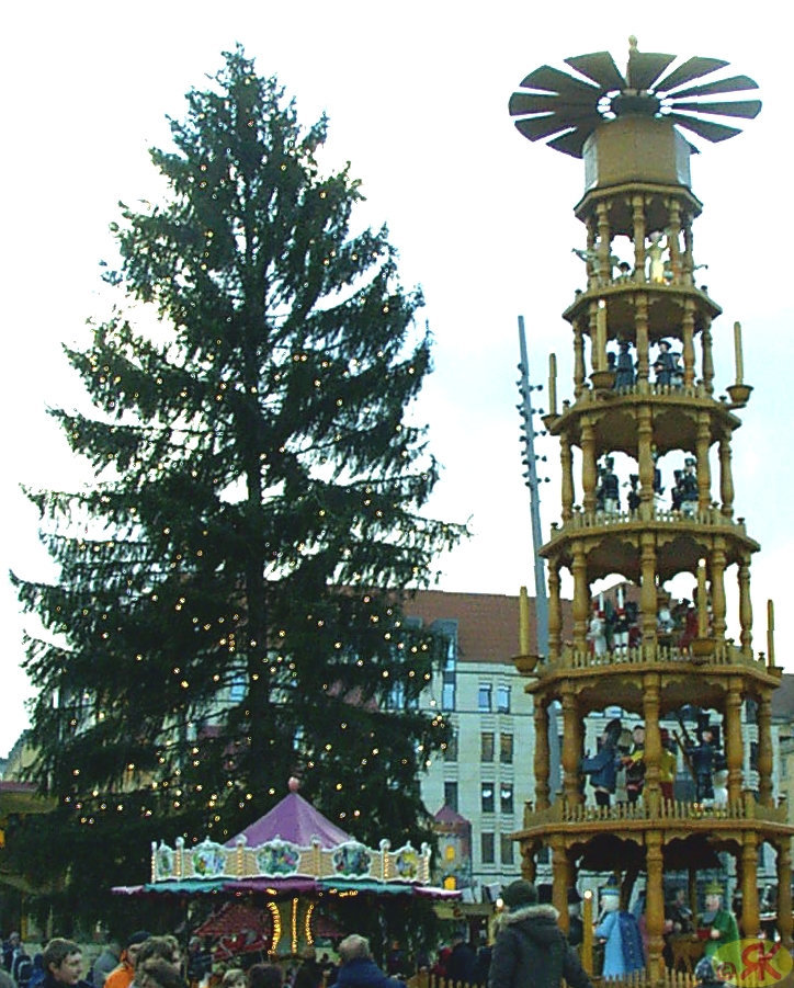 2008-12-22 04 574-a Striezelmarkt, Dresdeno