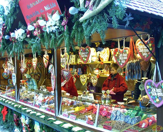 2008-12-22 12 574-a Striezelmarkt, Dresdeno