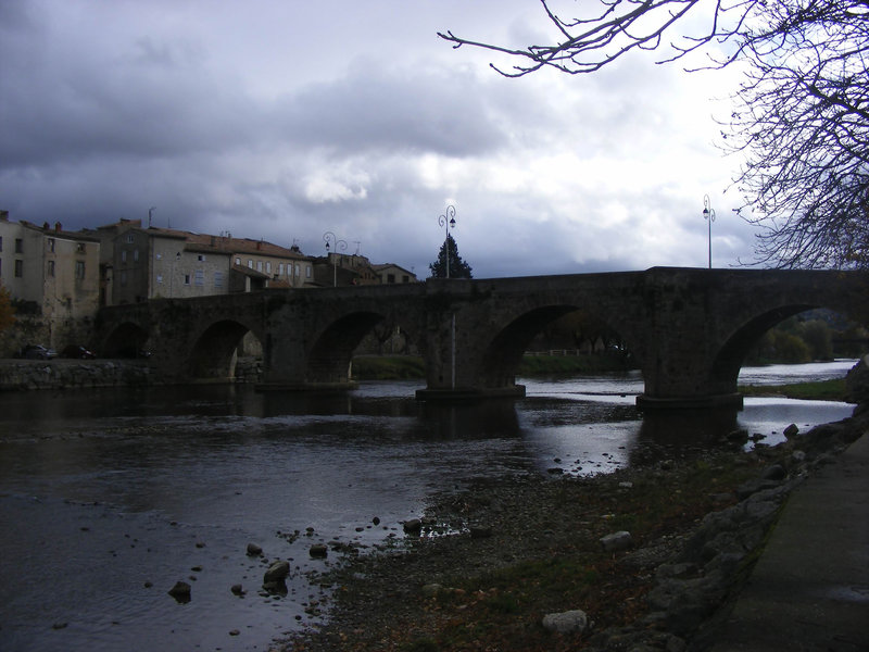 le pont vieux à Limoux