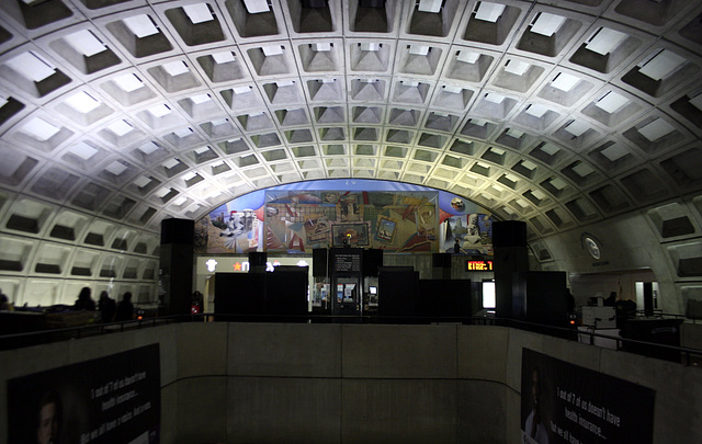 03.WMATA.MetroCenter.WDC.18dec07