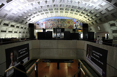 05.WMATA.MetroCenter.WDC.18dec07