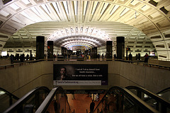 12.WMATA.MetroCenter.WDC.18dec07