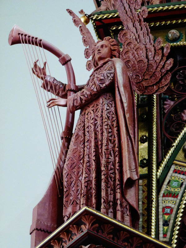 screen from hereford cathedral, v+a museum