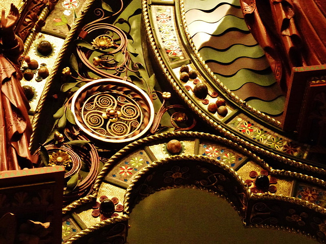 screen from hereford cathedral, v+a museum