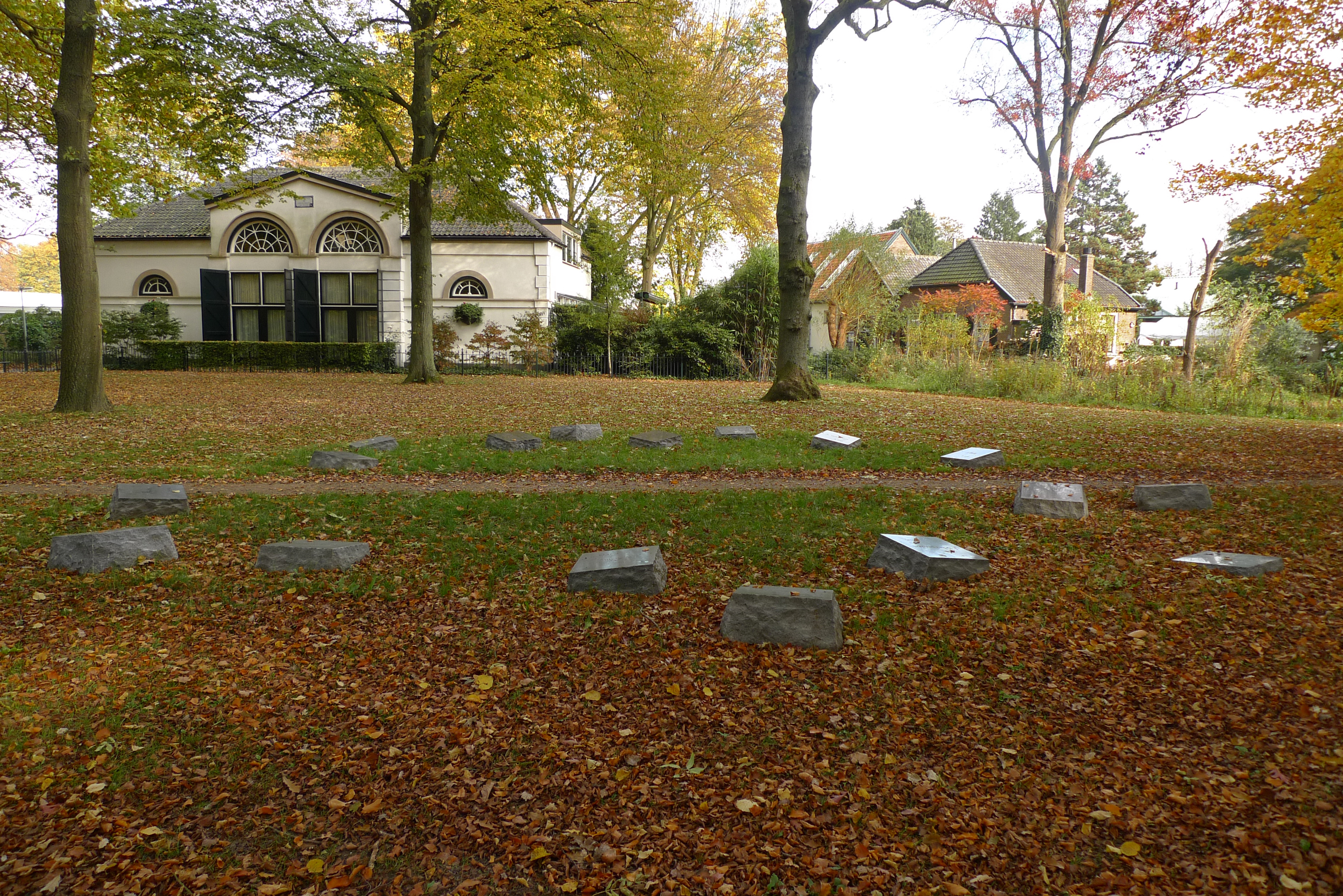 Nederland - Apeldoorn, Verzetstrijders Monument (Resistance Fighters Memorial)