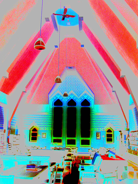 Abbaye de St-Benoit-du-lac au Québec - 7 février 2009 - Brightened up colours in negative effect