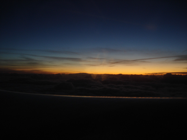 Sky colours / Couleurs de ciel - Vol  / Flight Amsterdam - Montréal - 12 Nov 2007 .