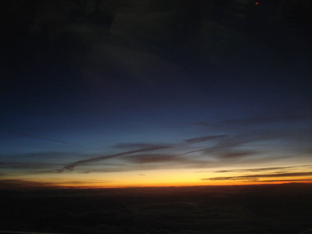 Sky colours / Couleurs de ciel - Vol  / Flight Amsterdam - Montréal - 12 Nov 2007 .