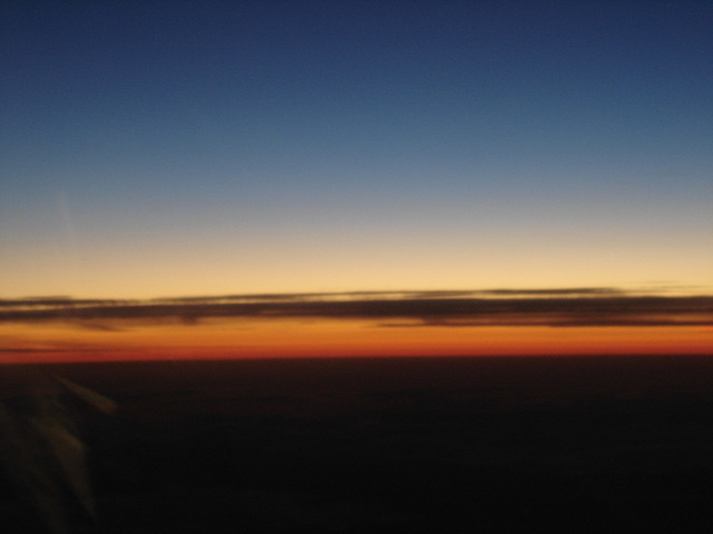 Sky colours / Couleurs de ciel - Vol  / Flight Amsterdam - Montréal - 12 Nov 2007 .