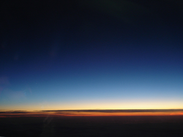 Sky colours- Vol  / Flight Amsterdam - Montréal - 12 Nov 2007 .