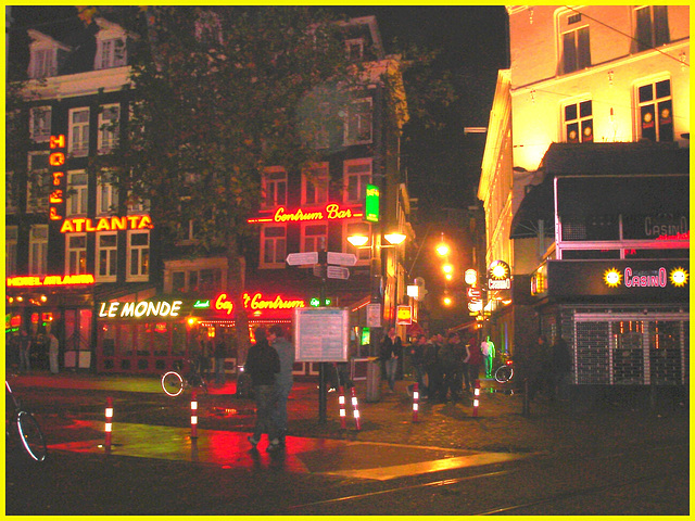 Amsterdam / Casino ensoleillé dans la noirceur / Sunny Casino in the dark-  10 novembre 2007.