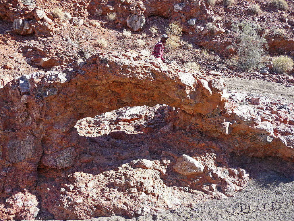 Arch in Chuckawalla Canyon (2234)